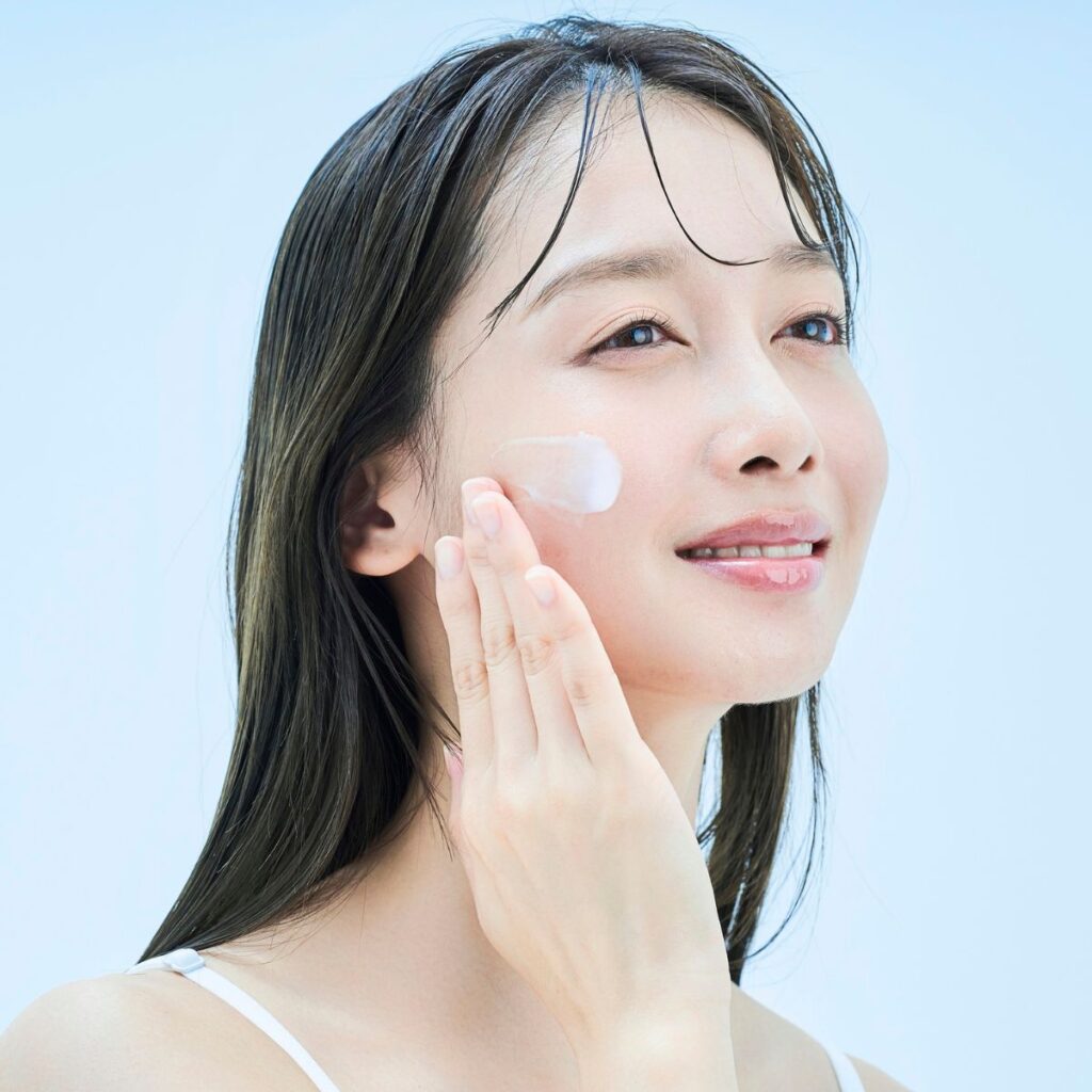 การใช้มอยส์เจอไรเซอร์และครีมฟื้นฟูผิว